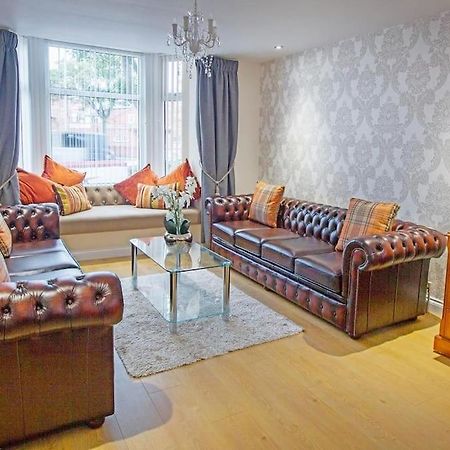 Scarborough Stays - Luxury Townhouse Ideal For Large Groups - Hot Tub Exterior foto